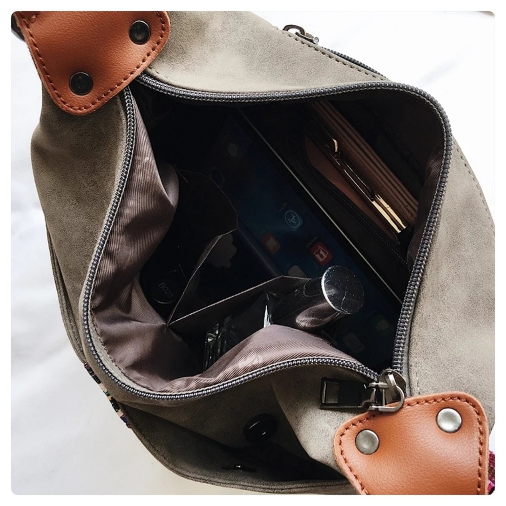 ⚘GRAY Vegan Leather Crossbody B… - Picture 7 of 8